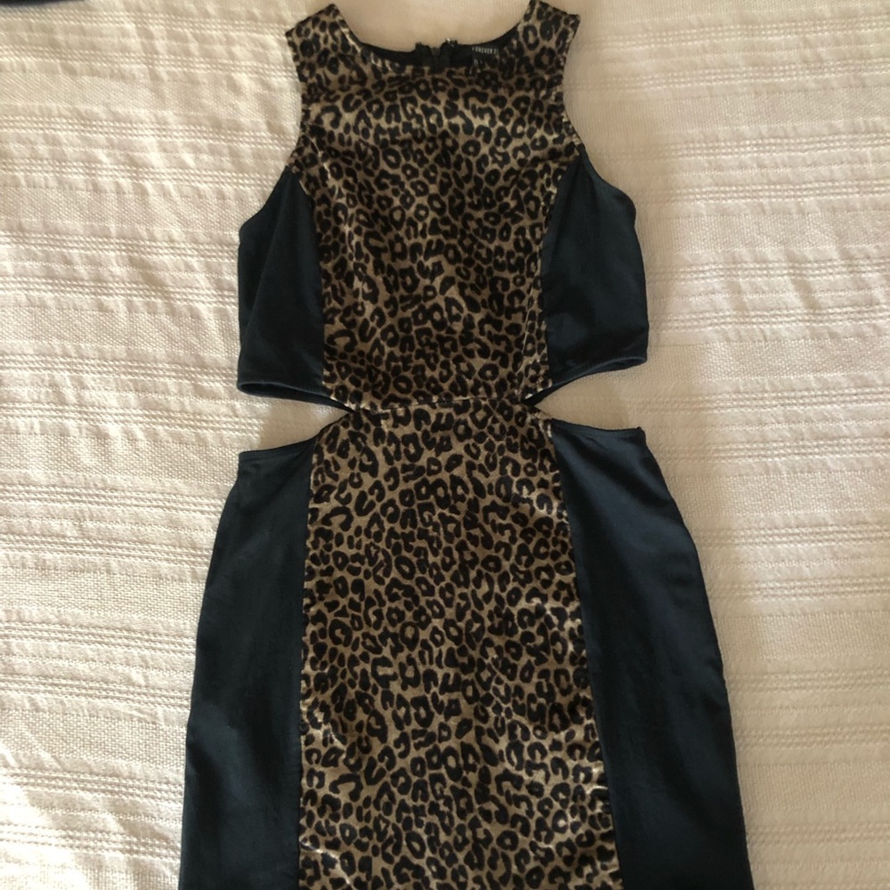 Leopard 🐆 black cutout dress